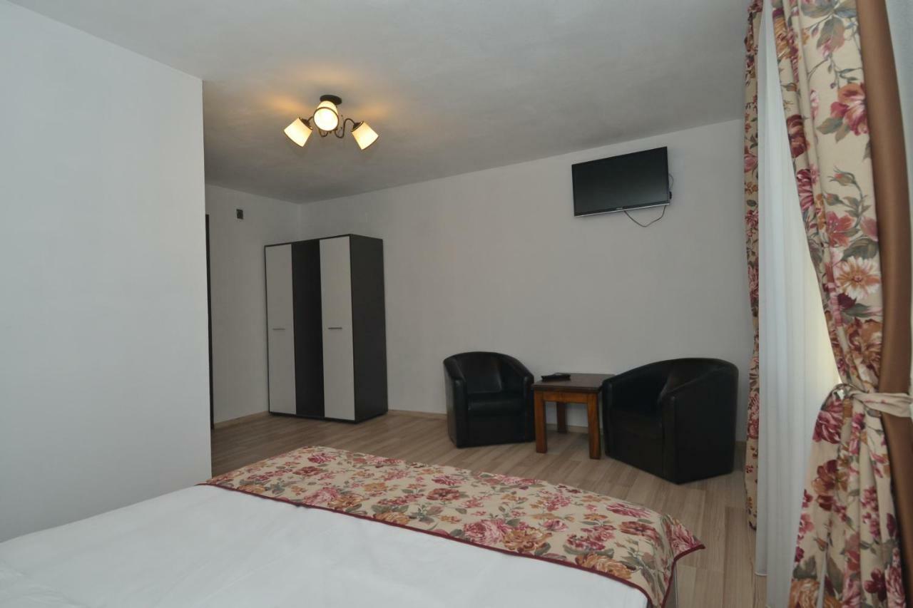 Vila Mogan Hotel โมเอเชอ เด จอส ภายนอก รูปภาพ